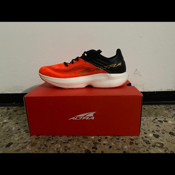 Altra Vanish Carbon Sneaker - Picture 1 of 7